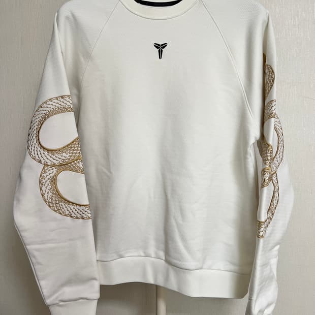 Nike Kobe Bryant Therma-FIT Dragon Crewn