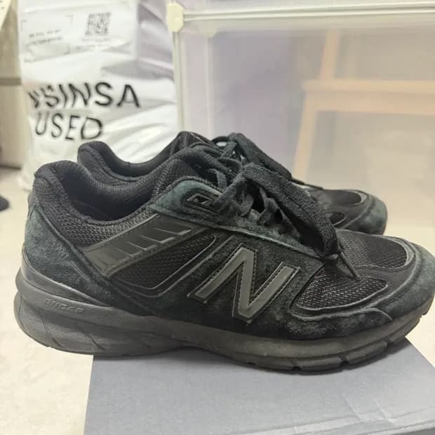 뉴발란스990v5 트리플블랙 270