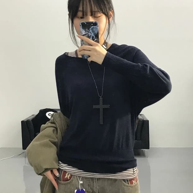 꼼뜨와 데 꼬또니에 울 네이비 니트