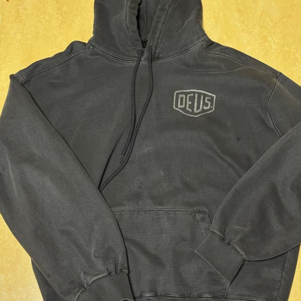 데우스 엑스 마키나 서울 컬리지 오버다이드 후드티 s사이즈