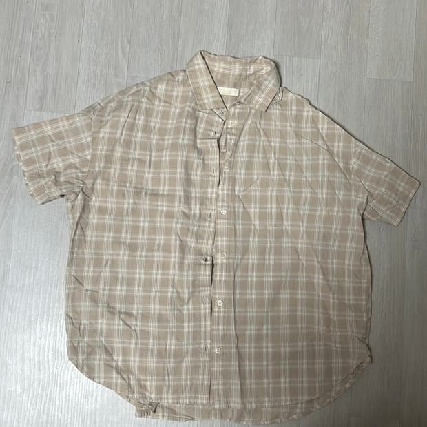 어스뮤직 빈티지 아이보리 베이지 체크 반팔 셔츠