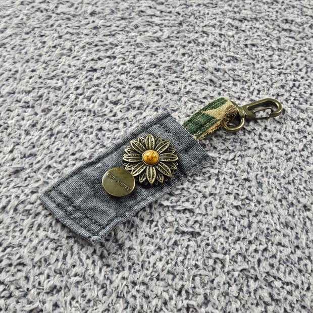 칼하트 버튼 핸드메이드 커스텀 카라비너 키링 ( OS ) / 10887