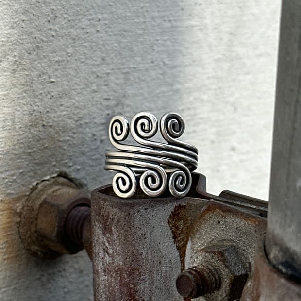 Karen Silver Triple Scroll Swirl Wire Wr