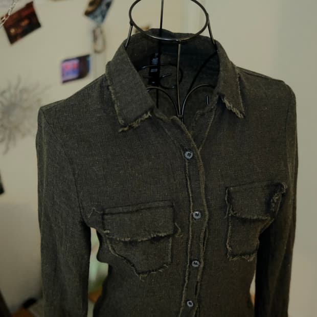 [Shine] Charcoal distressed shirt