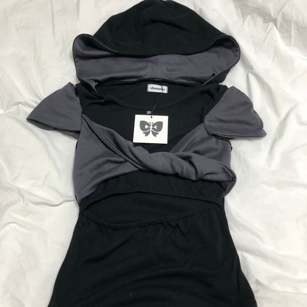 [새제품] 체메씨 트위스트 하프 슬리브 후디 티셔츠