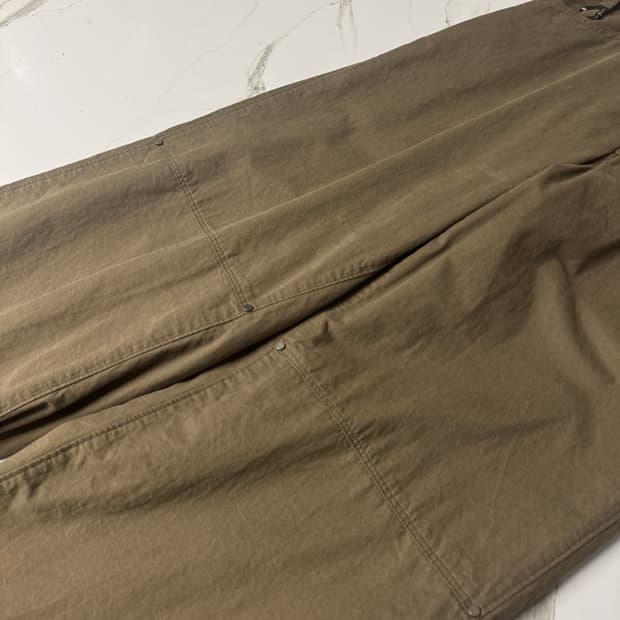 S)고낙 리벳 팬츠 베이지 25ss 새상품