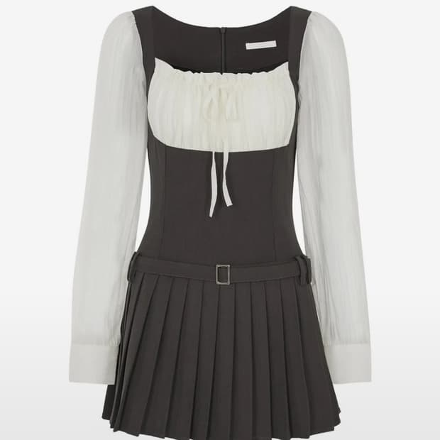 일리고 프레피 리본 플리츠 원피스 차콜