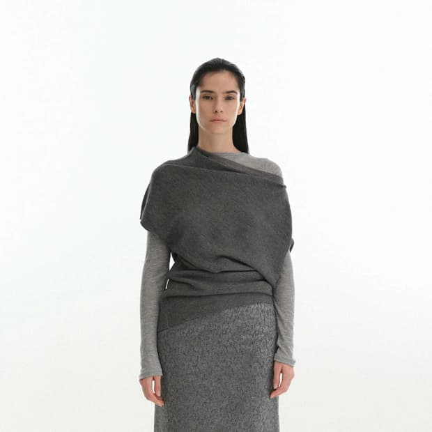 리포스 repos Unbal Off-Shoulder Knit