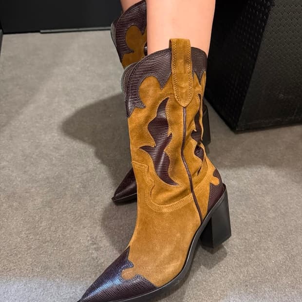 (새상품) 자라(ZARA) 웨스턴 가죽 스웨이드 미들 부츠 39