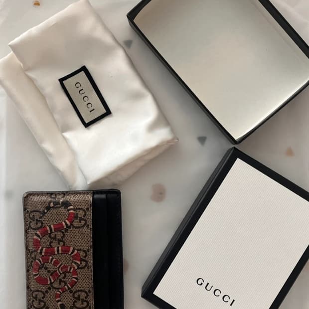 구찌 스네이크 카드지갑팔아요