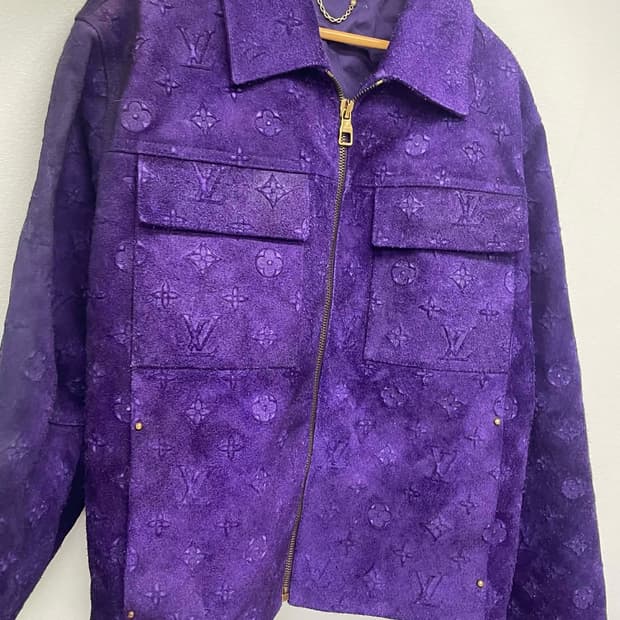 루이비통 모노그램 엠보스드 스웨이드 자켓