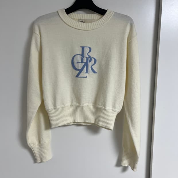 시티브리즈 빅로고 크롭 니트