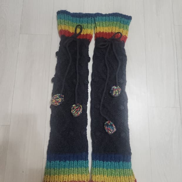 레인보우 폼폼 케이블 니트 레그워머