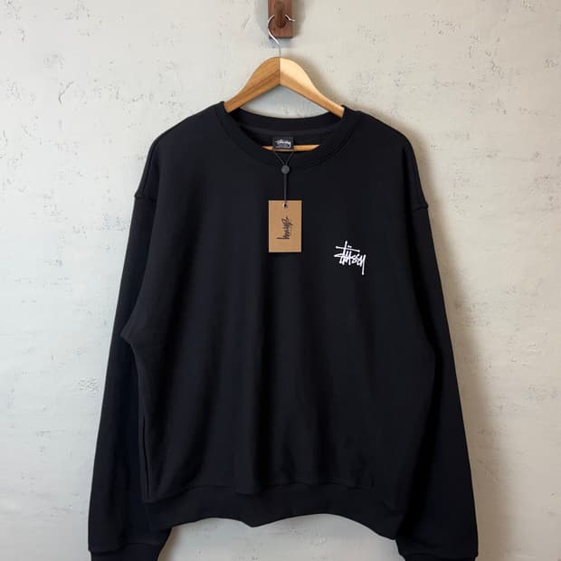 새상품 스투시 베이직 로고 크루넥 블랙 스웻셔츠