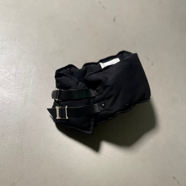 홀리 Padded Neck Warmer Black