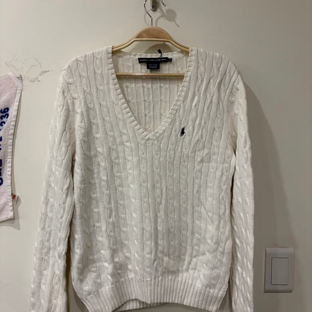 60. 폴로 브이넥 꽈배기 니트