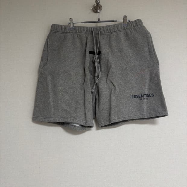 [L] 피오갓에센셜 스웨트 쇼츠 그레이