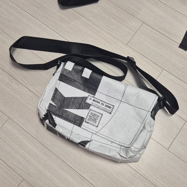 나이키 리유저블 크로스백