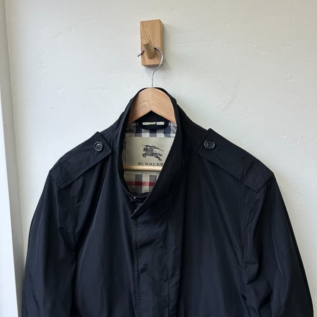 15329 - 버버리 블랙 나일론 자켓