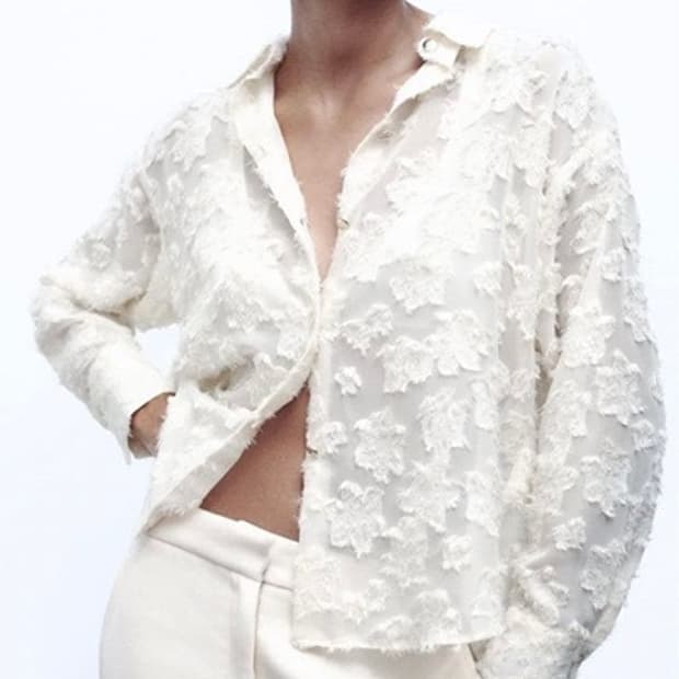 자라 컷아웃 플라워 블라우스 