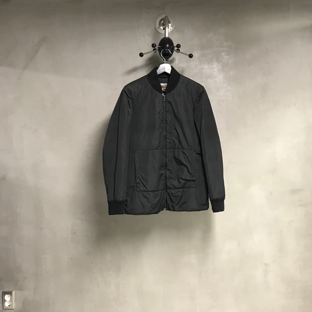 프라다 블랙 봄버 자켓 42