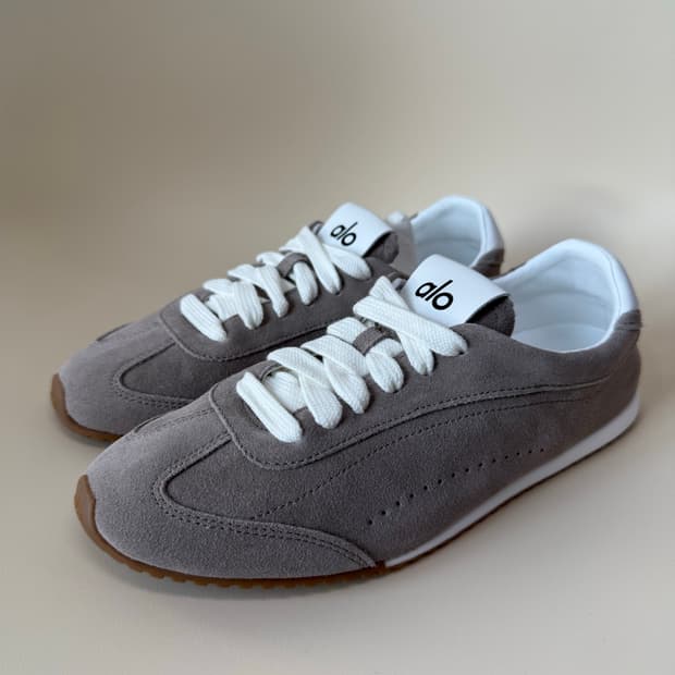 알로 요가 선셋 스니커즈 코코아