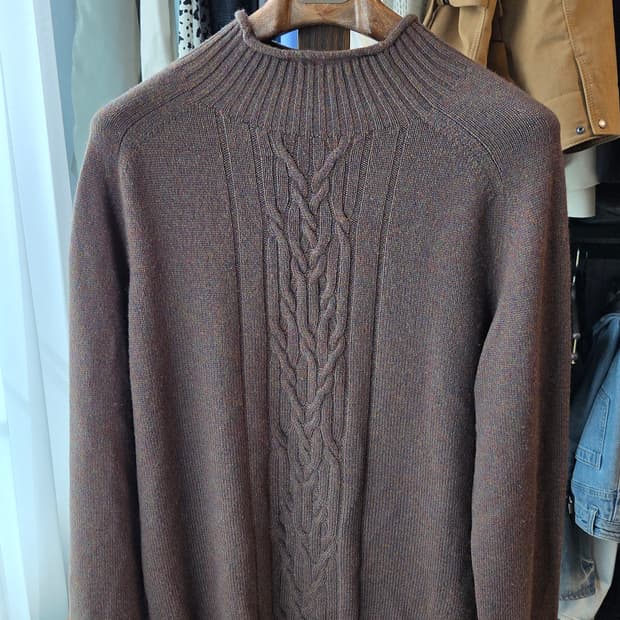 로로피아나 케이블 니트