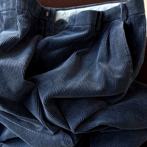 Heavy cord design 2 tuck wide pants