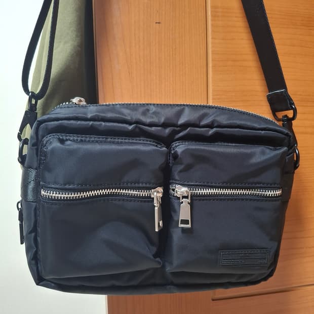 노티그 어반슬링백