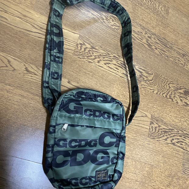 CDG 꼼데가르송 x 요시다 포터 콜라보 숄더백 카키 os