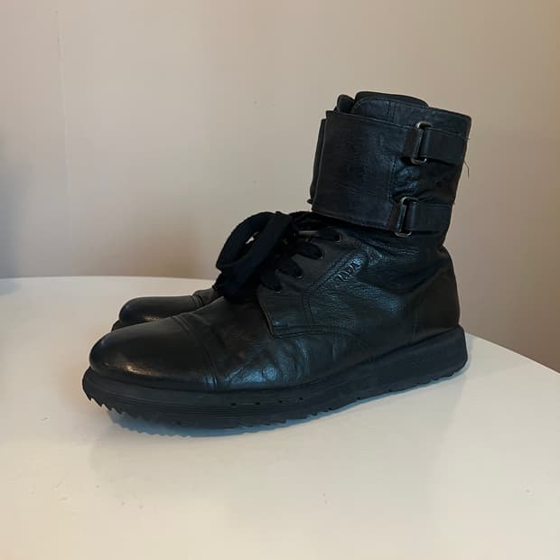 프라다 컴뱃 부츠 