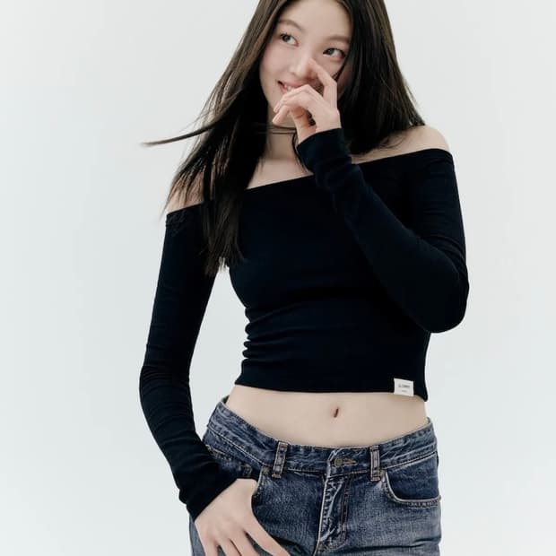 글로니 G OFF SHOULDER LONG SLEEVE 티셔츠 (블랙 /