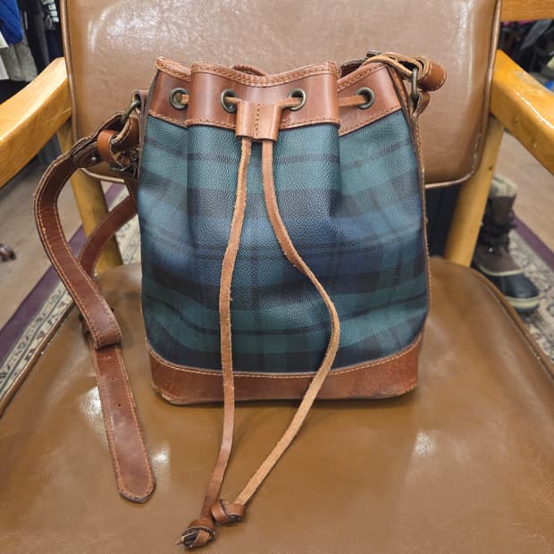 폴로 블랙와치 버킷백