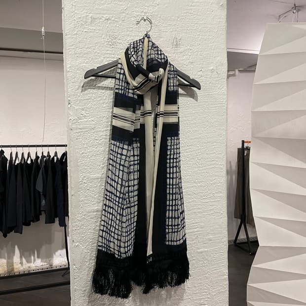 사카이 프릴 디테일 머플러