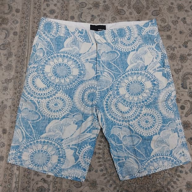 Hurley 헐리 블루 화이트 플라워 패턴 반바지 L (32-33)