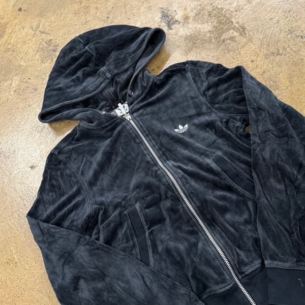 아디다스 블랙 벨벳 딱붙 후드집업