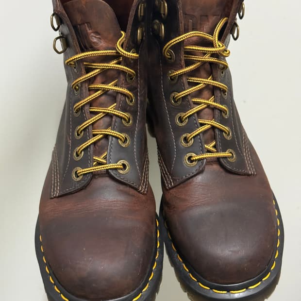 닥터마틴 디스이스네버뎃 1460 왁스드 풀 그레인 브 라운 280