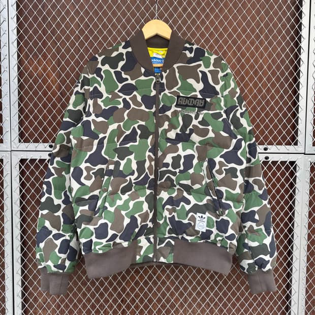 아디다스 서울 플라이트 카모 오버핏 봄버 패딩 자켓 M