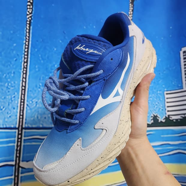 미즈노 x 나가이히로시 웨이브라이더 베타 (285) 런닝화