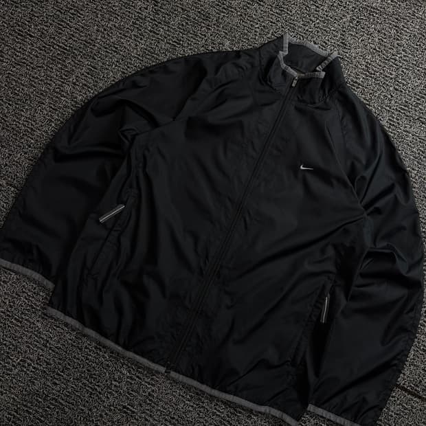 00s 나이키 스우시로고 블랙 미니멀 바람막이 1609