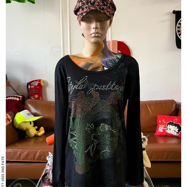 80-90s Rose on the field's Long-Sleeve