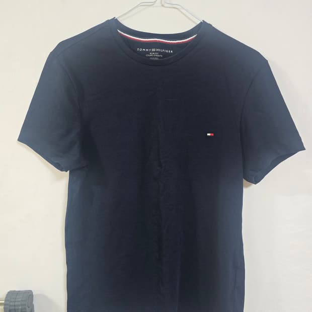 타미힐피거 슬림핏 블랙 반팔티 XS