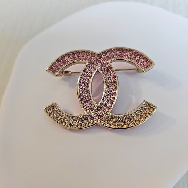 샤넬 핑크그라데이션 지르곤 브로치