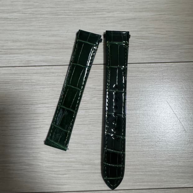 까르띠에 산토스 미디움 엘리 스트랩