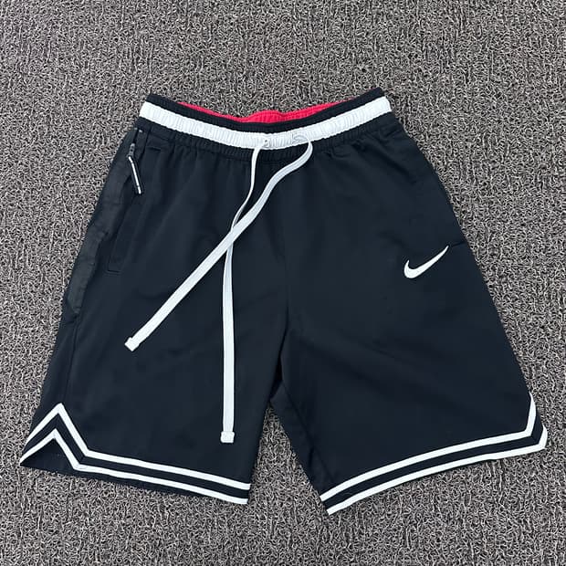 NIKE 나이키 운동복 반바지 블랙 31.5인치