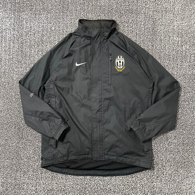 빈티지9. 나이키 유벤투스 올드스쿨 빈티지 바람막이 윈드브레이커 점퍼