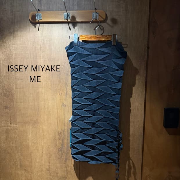 ISSEY MIYAKE me 이세이미야케 플리츠 스카프 숄