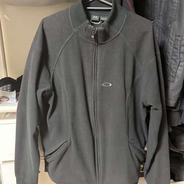 00‘s oakley fleece jacket