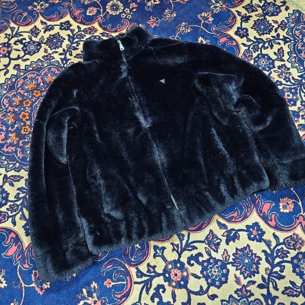 게스(GUESS) 네이비 에코퍼 집업 숏 자켓 S size