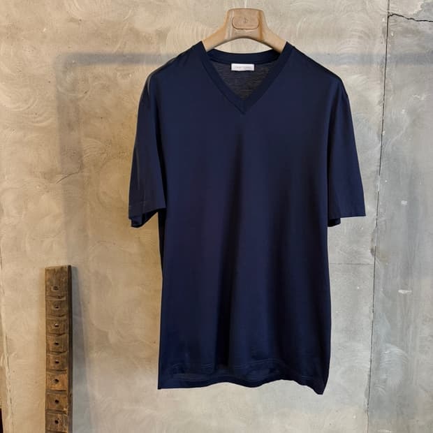 그랑사쏘 브이넥 티셔츠 100